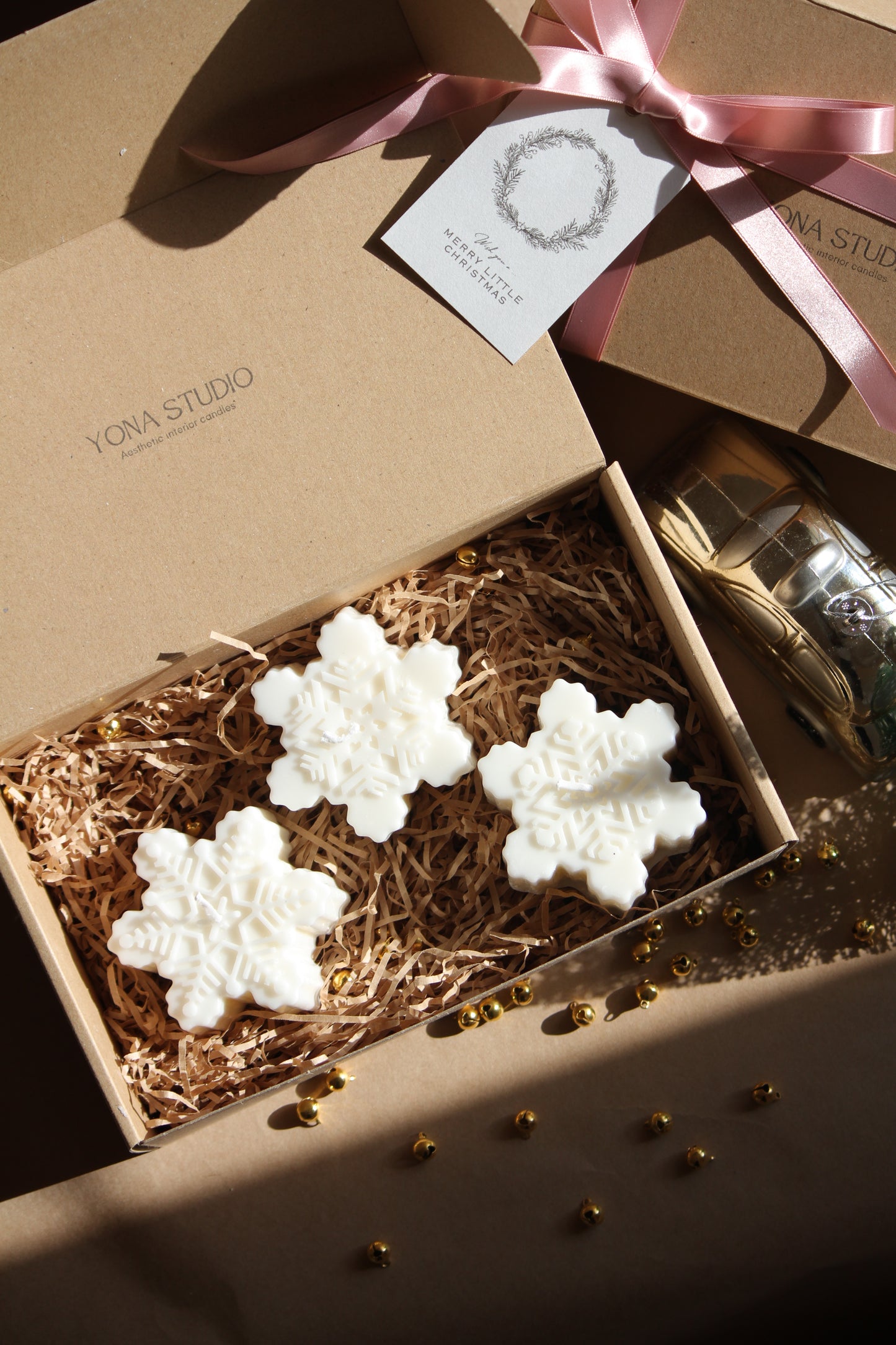 Snowflakes Gift Box
